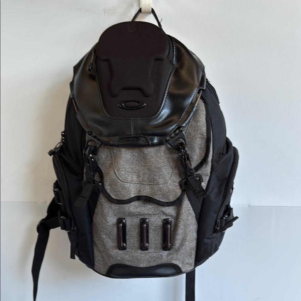 Oakley Bathroom Sink LX Backpack Black Grey
